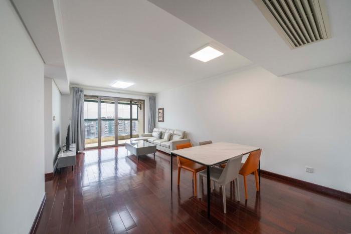 tyms 2br apt hongqiao yucui garden