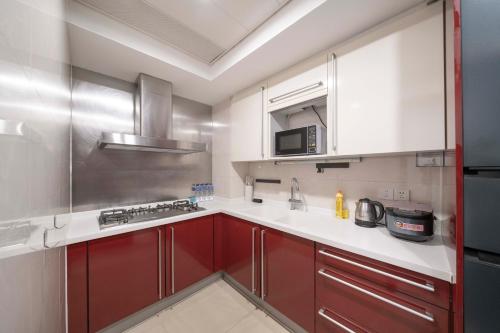 tyms 2br apt hongqiao yucui garden
