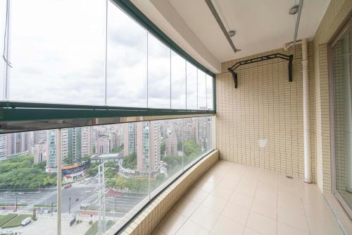 tyms 2br apt hongqiao yucui garden