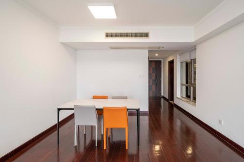 tyms 2br apt hongqiao yucui garden