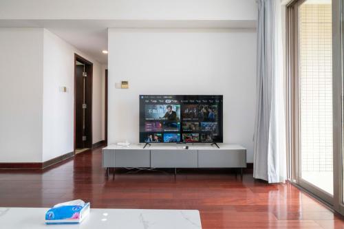 tyms 2br apt hongqiao yucui garden