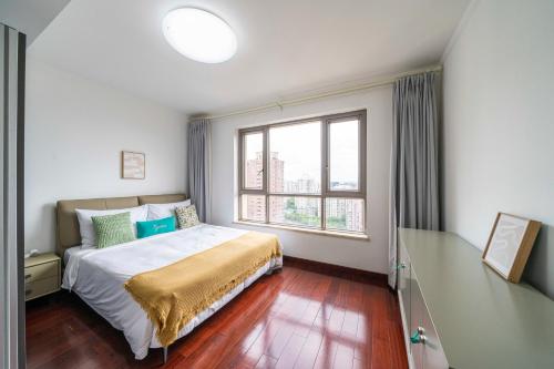 Tyms 2Br Apt Hongqiao Yucui Garden,,3 star