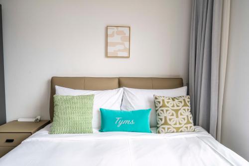 tyms 2br apt hongqiao yucui garden