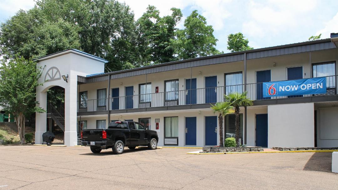 motel 6 mccomb ms