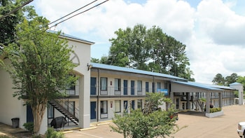 motel 6 mccomb ms