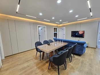 Central Guest House,,3 star