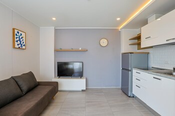mountain view 1 bed apt t2 723