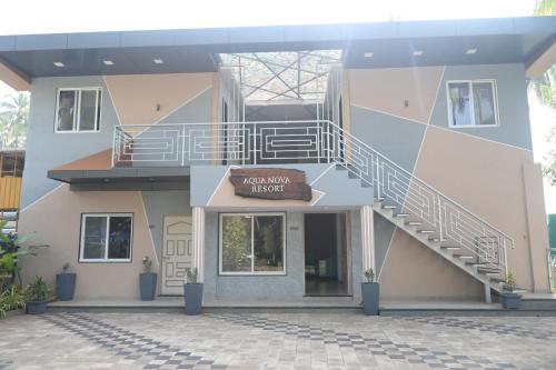 aqua nova resort