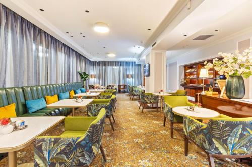 taj hotel 305