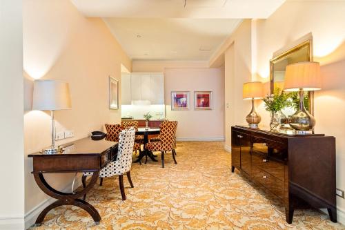 taj hotel 305