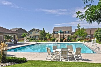 Windshire Retreat Pool, Garage & Pet-Friendly,,4 star