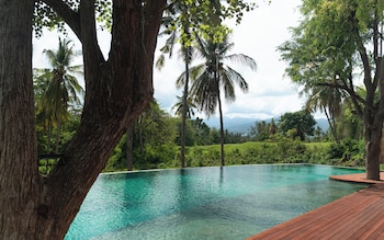 house sira lombok
