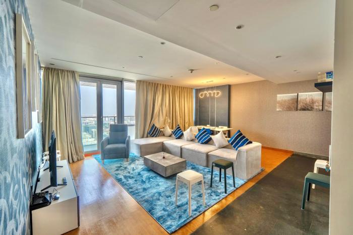 luxury vacation home nr metro dwtc