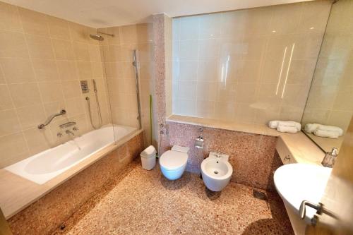 luxury vacation home nr metro dwtc