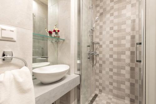 petite town hall apartment by konnect old corfu town