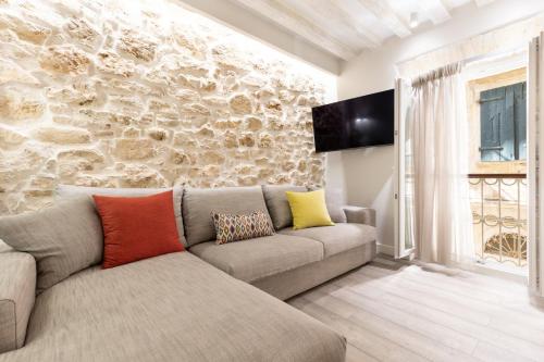 petite town hall apartment by konnect old corfu town