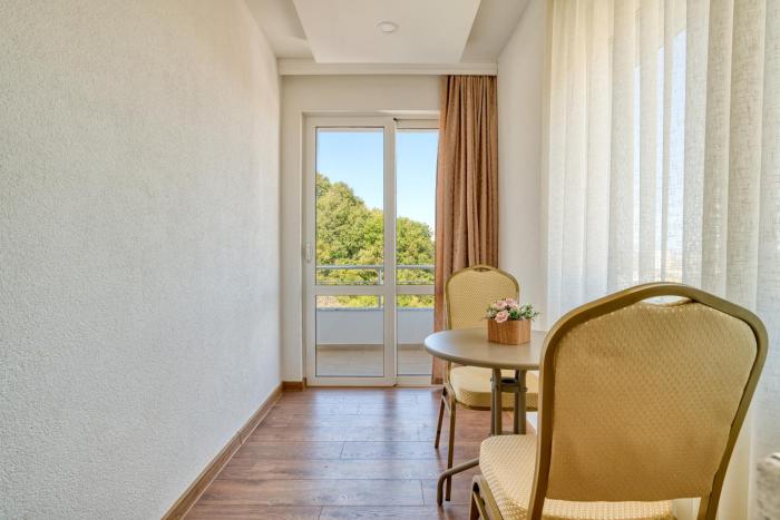 aqua lounge aparthotel ulcinj