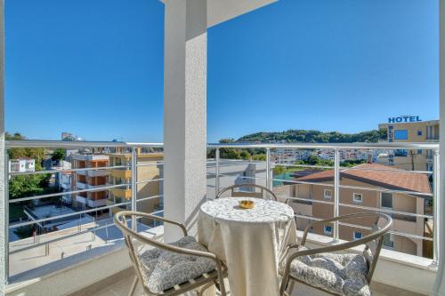 aqua lounge aparthotel ulcinj