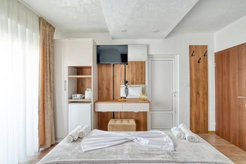 aqua lounge aparthotel ulcinj