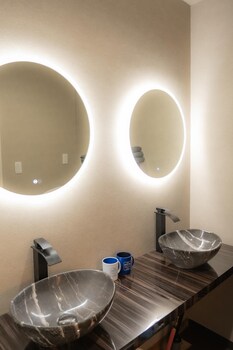 Jun Resort Tuki,,2 star