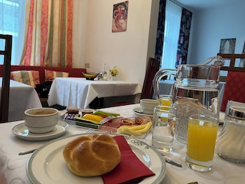 Aparthotel Mariazellerhof,,3 star