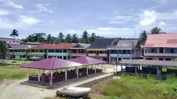 Keyhole Surf House,,3 star