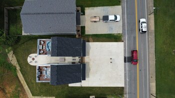 adams downtown retreat w rooftop access