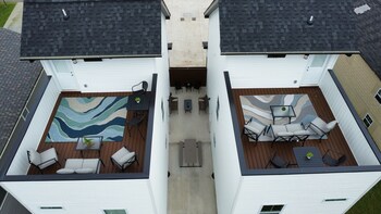 adams downtown retreat w rooftop access