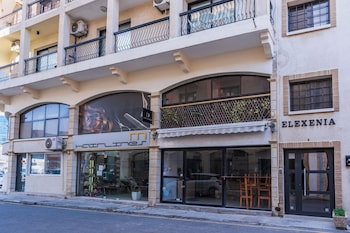 gitane 1 br apt and balcony in larnaca
