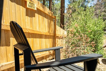 luxury studio escape trails and views