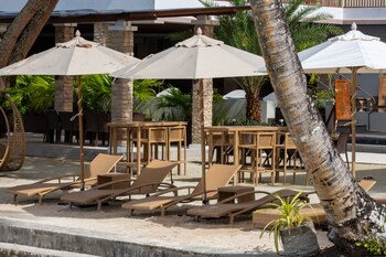 alima arq beach resort