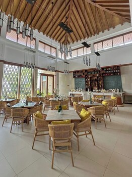 alima arq beach resort
