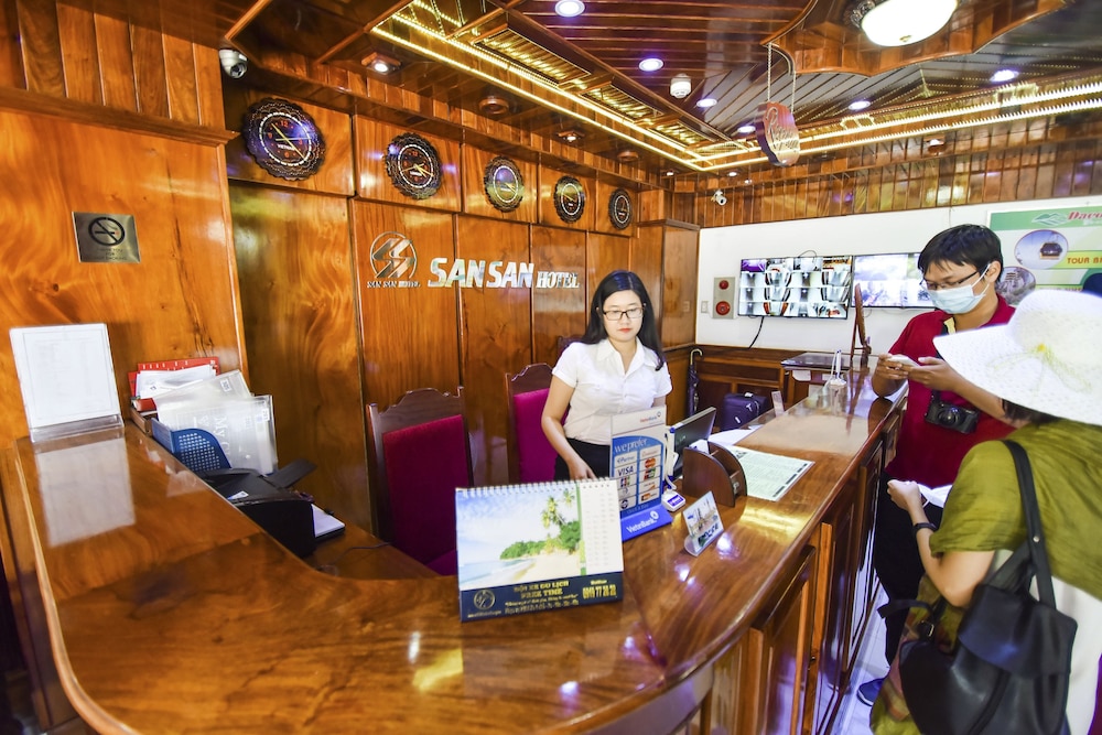 san san hotel