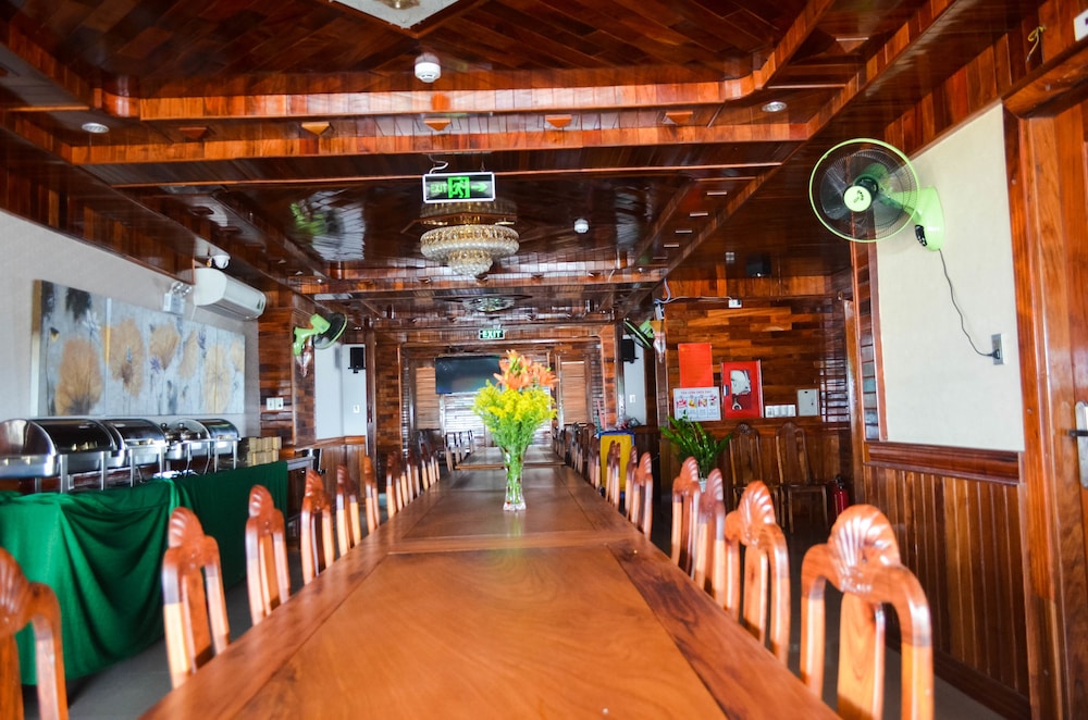 san san hotel