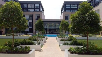 peravi suites at embassy gardens