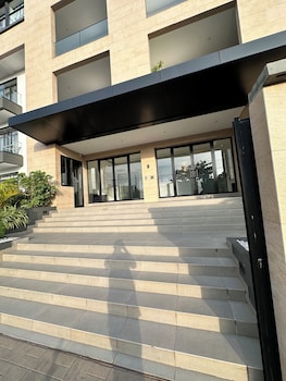 peravi suites at embassy gardens
