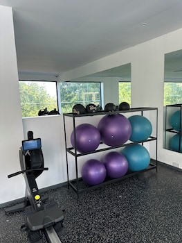 peravi suites at embassy gardens