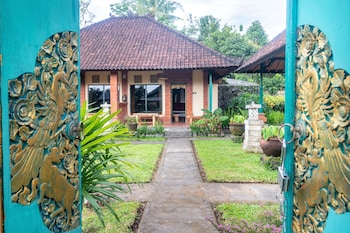 umasari rice terrace villa