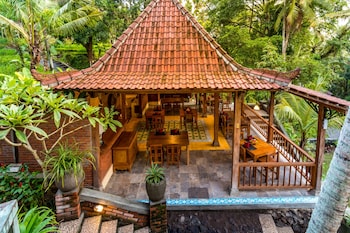 umasari rice terrace villa