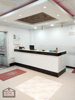 Hotel Rose International,,3 star