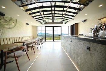 stonehenge hotel and restaurant