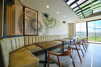 stonehenge hotel and restaurant