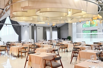 stonehenge hotel and restaurant