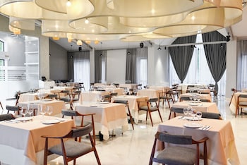 stonehenge hotel and restaurant