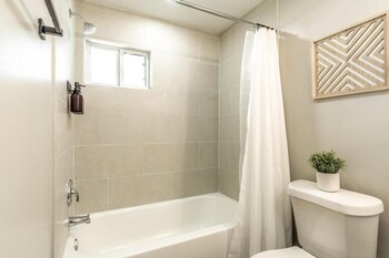 stylish 1br urban retreat