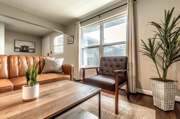 stylish 1br urban retreat