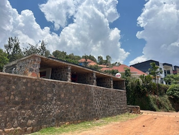 the trekkers rest lodge kigali