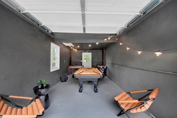 Modern Comfort In The Heart Of Nyc,,4 star