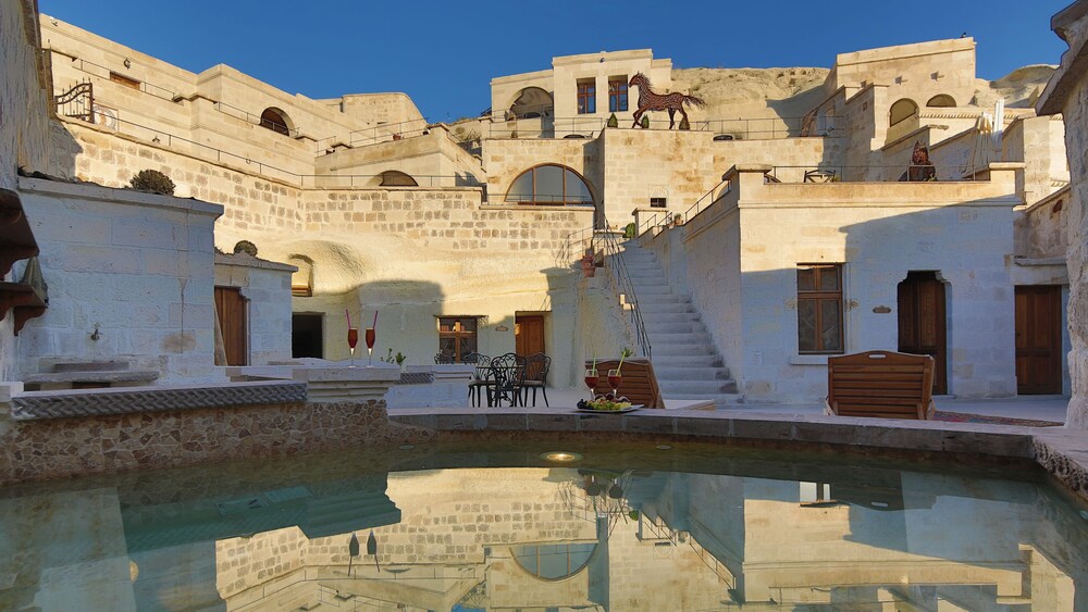 phocas cave suites special class