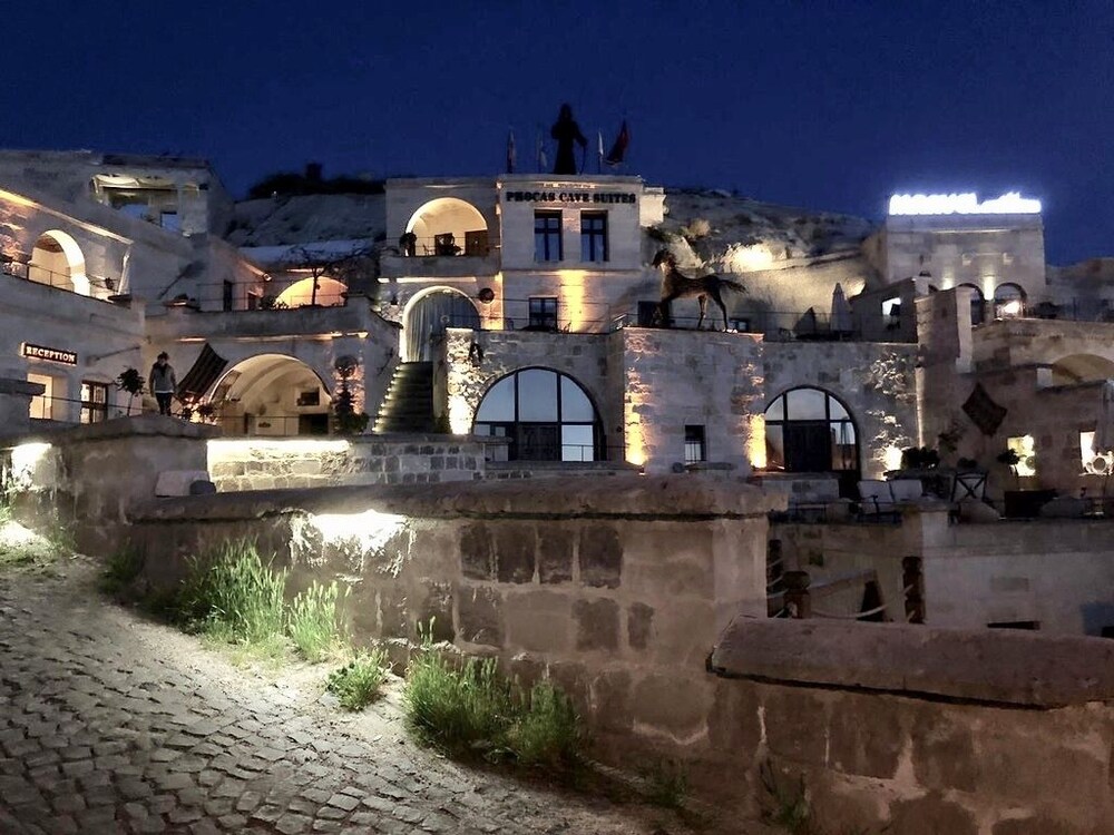 phocas cave suites special class